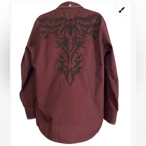 Roar Maroon Shirt with Black Trim
Western Dance Rodeo size medium 
Embroidered